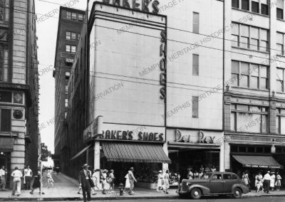 Baker’s Shoe store