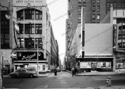 View straight down Novemeber 6th Street